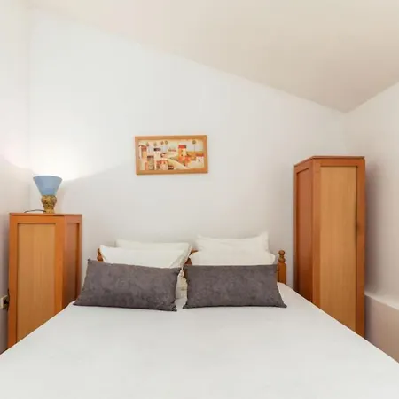 Manda Apartamento Valbandon