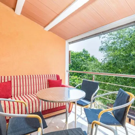 Manda Apartamento Valbandon